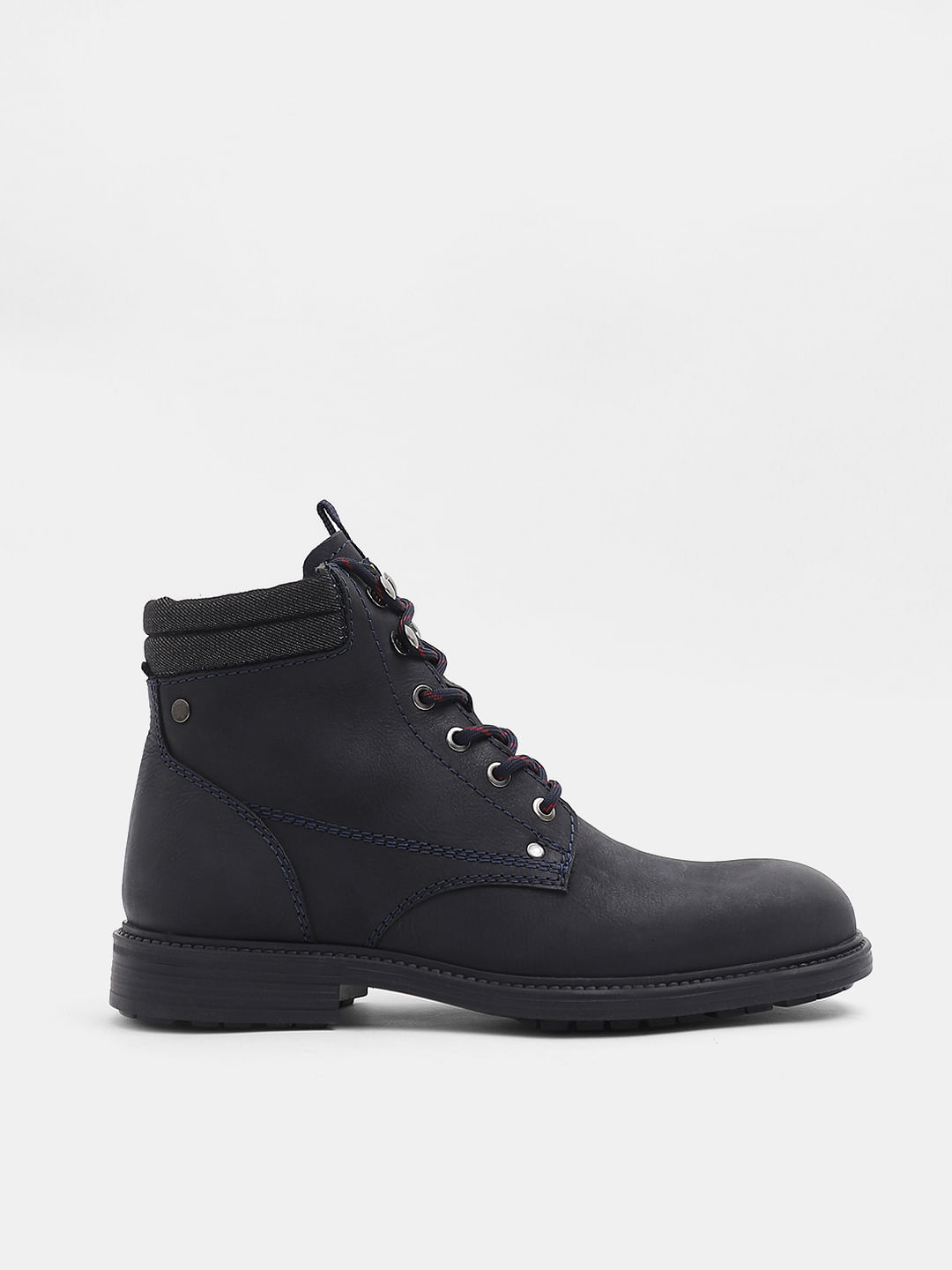 Boot jack north outlet 10th